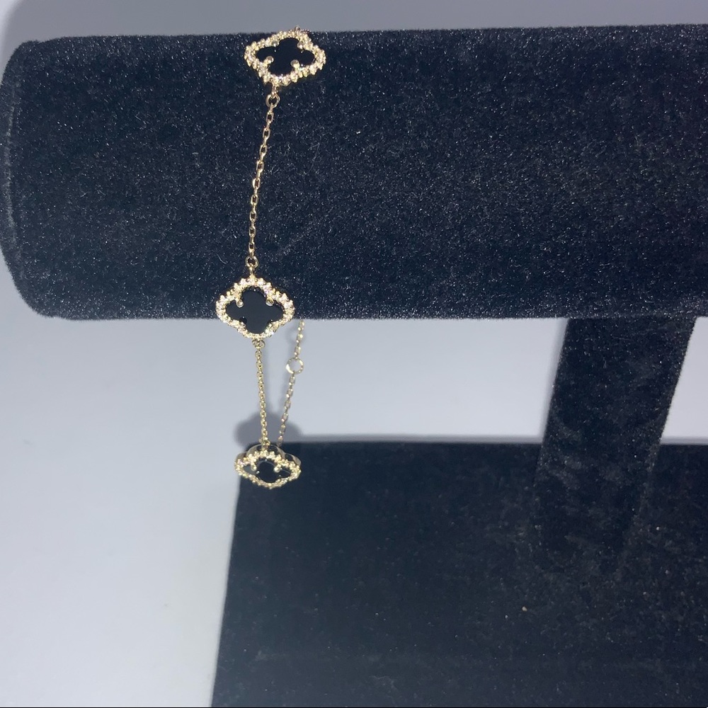 18k Onyx Clover Bracelet - Picture 8 of 12